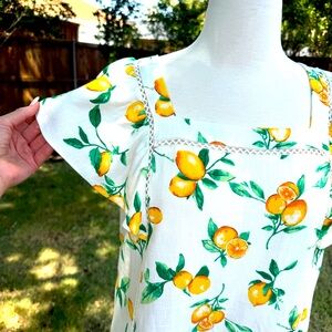 💖 Skies Are Blue Pullover Top with Lemon Print